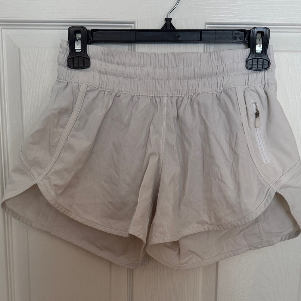 Lululemon Athletica Women's Light Gray Athletic Shorts